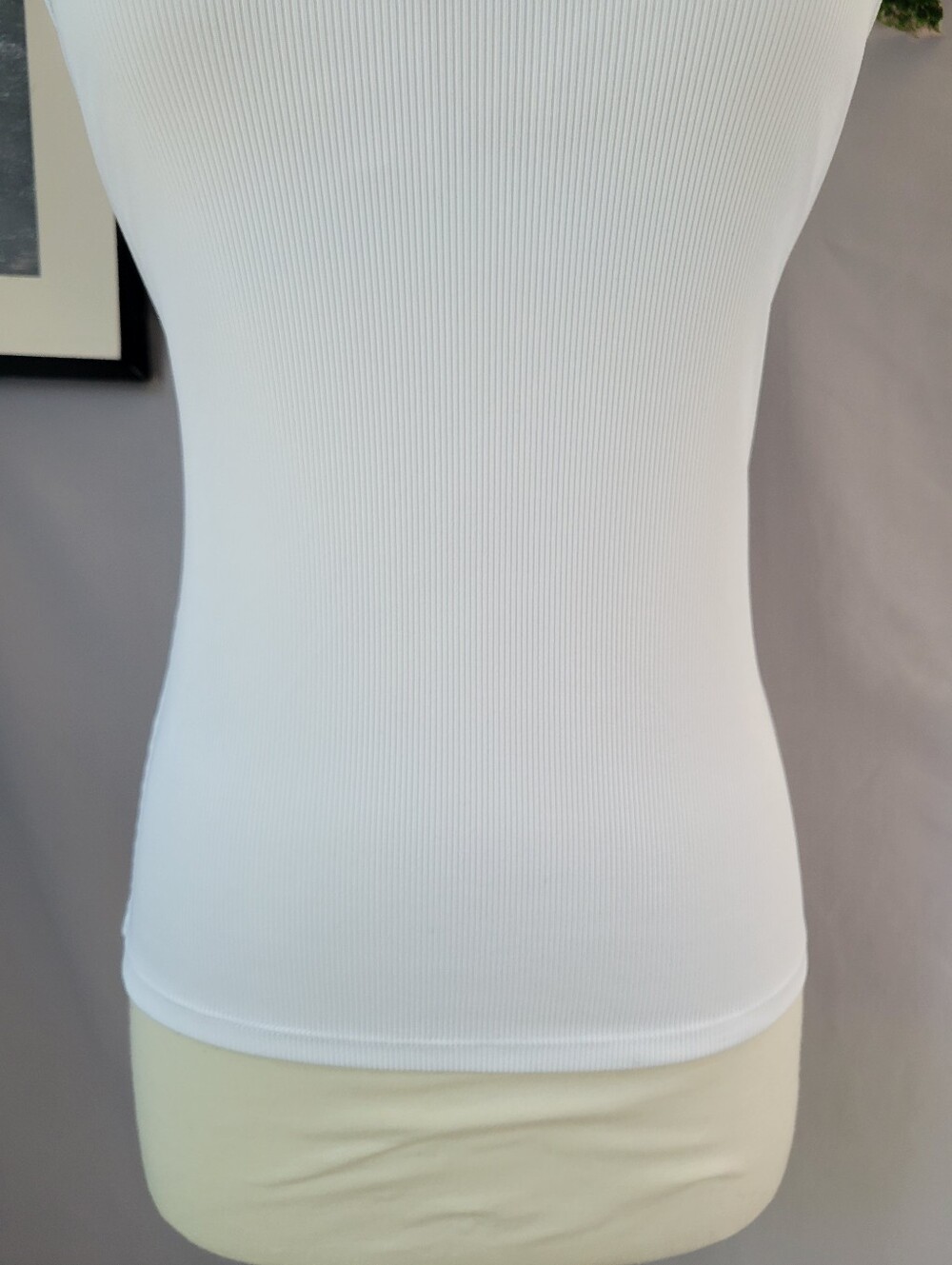 Electric Yoga Ribbed Racerback Tank Top in White S - Picture 7 of 12